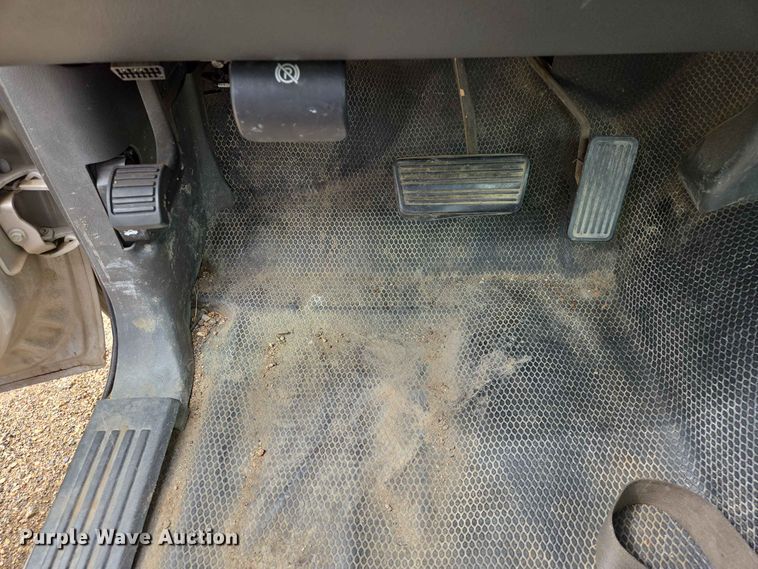 image for item ER1745 2005 GMC Sierra 1500 pickup truck