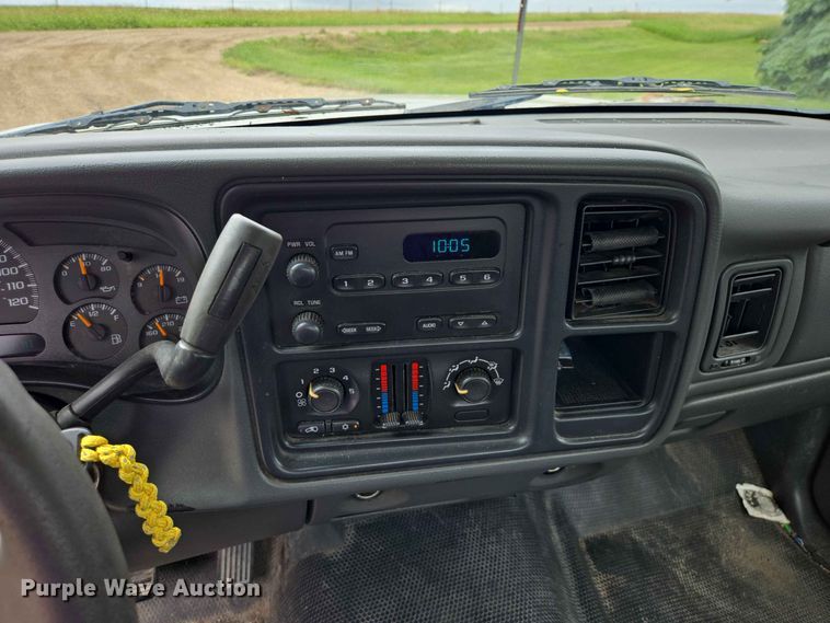 image for item ER1745 2005 GMC Sierra 1500 pickup truck