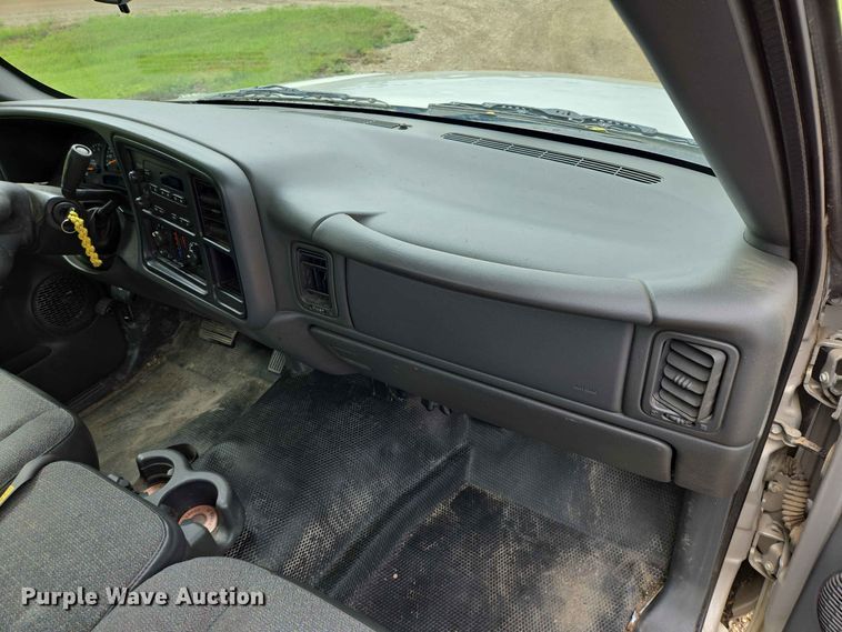 image for item ER1745 2005 GMC Sierra 1500 pickup truck