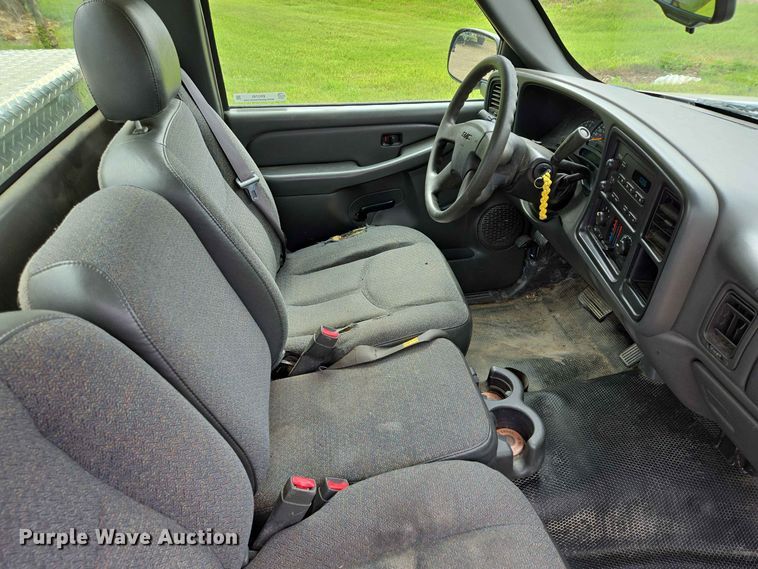image for item ER1745 2005 GMC Sierra 1500 pickup truck