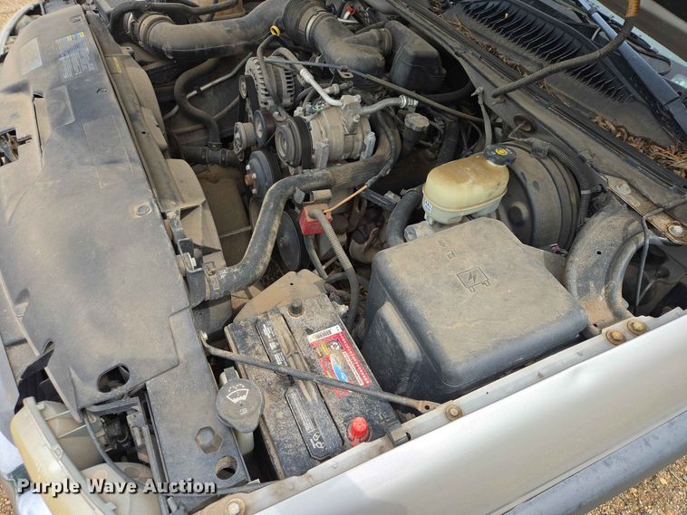image for item ER1745 2005 GMC Sierra 1500 pickup truck