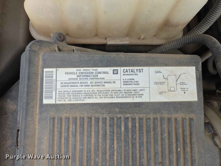 image for item ER1745 2005 GMC Sierra 1500 pickup truck