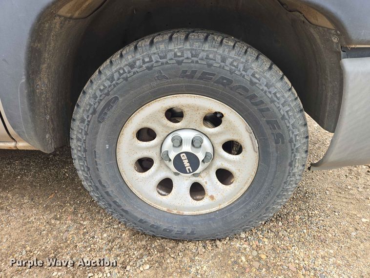 image for item ER1745 2005 GMC Sierra 1500 pickup truck