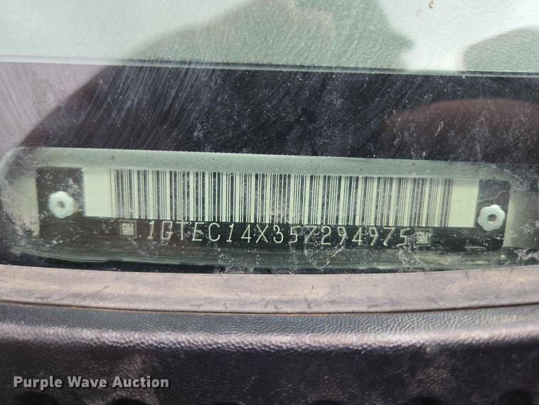 image for item ER1745 2005 GMC Sierra 1500 pickup truck