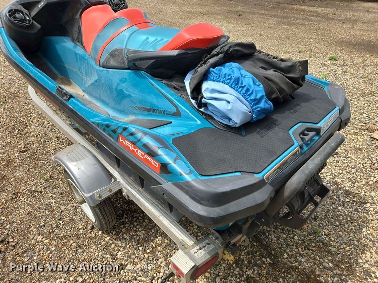 image for item ER1749 2018 Bombardier Seadoo Wake Pro 230 personal watercraft