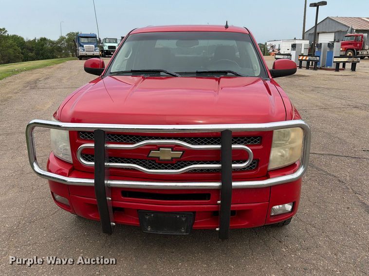image for item ER1809 2011 Chevrolet Silverado Crew Cab pickup truck