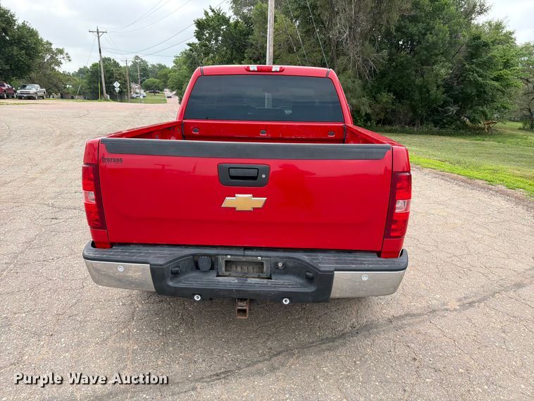 image for item ER1809 2011 Chevrolet Silverado Crew Cab pickup truck