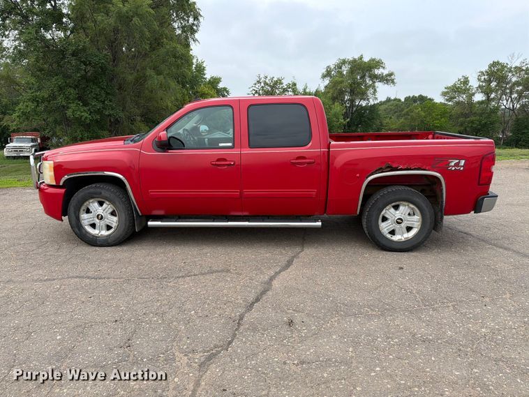 image for item ER1809 2011 Chevrolet Silverado Crew Cab pickup truck