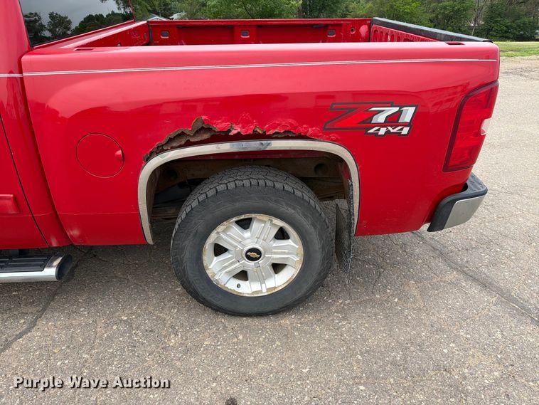 image for item ER1809 2011 Chevrolet Silverado Crew Cab pickup truck