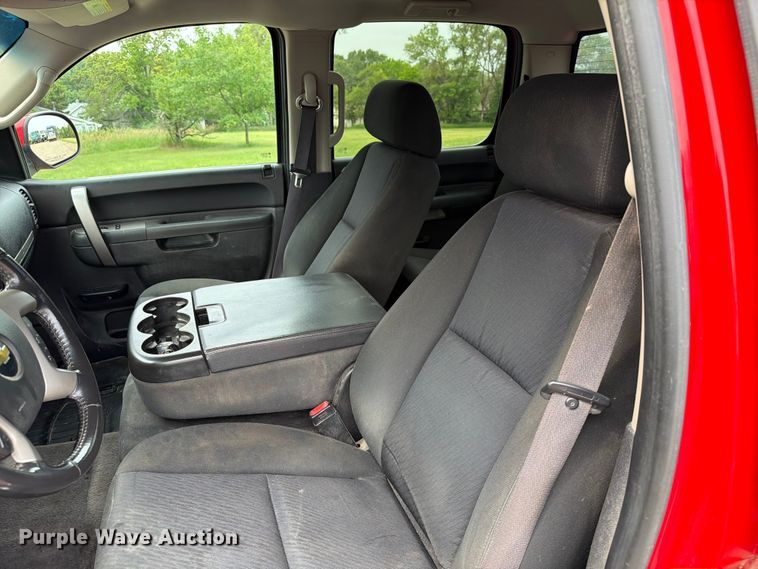 image for item ER1809 2011 Chevrolet Silverado Crew Cab pickup truck