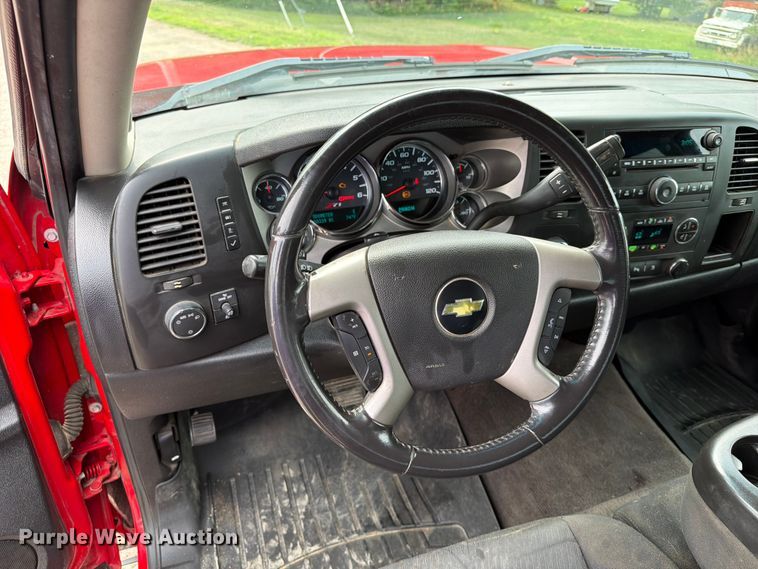 image for item ER1809 2011 Chevrolet Silverado Crew Cab pickup truck
