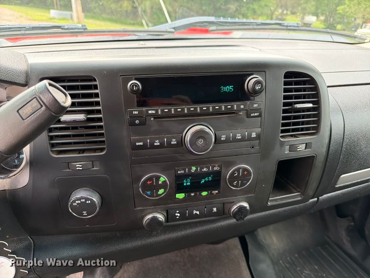 image for item ER1809 2011 Chevrolet Silverado Crew Cab pickup truck