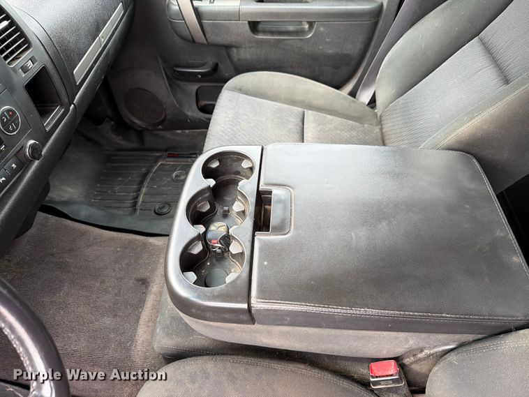 image for item ER1809 2011 Chevrolet Silverado Crew Cab pickup truck