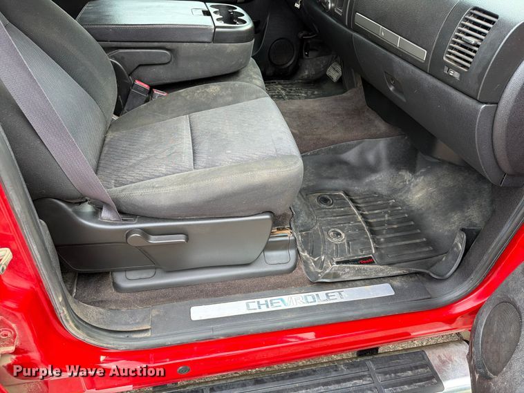 image for item ER1809 2011 Chevrolet Silverado Crew Cab pickup truck