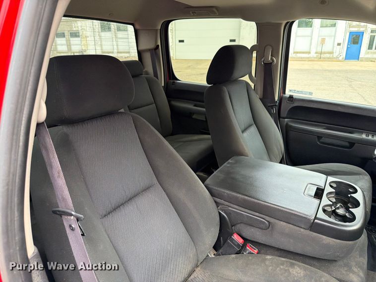 image for item ER1809 2011 Chevrolet Silverado Crew Cab pickup truck
