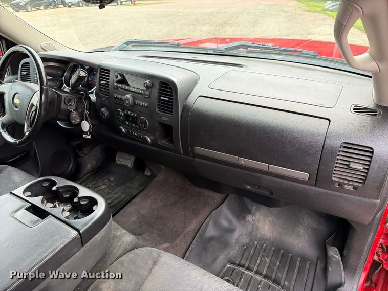 image for item ER1809 2011 Chevrolet Silverado Crew Cab pickup truck