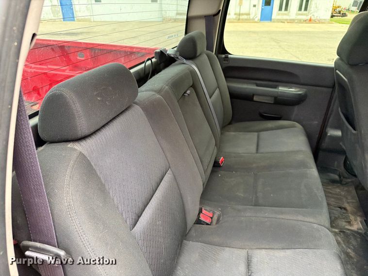 image for item ER1809 2011 Chevrolet Silverado Crew Cab pickup truck