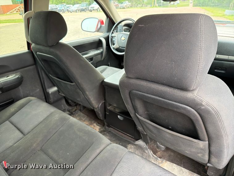 image for item ER1809 2011 Chevrolet Silverado Crew Cab pickup truck