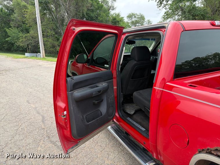 image for item ER1809 2011 Chevrolet Silverado Crew Cab pickup truck