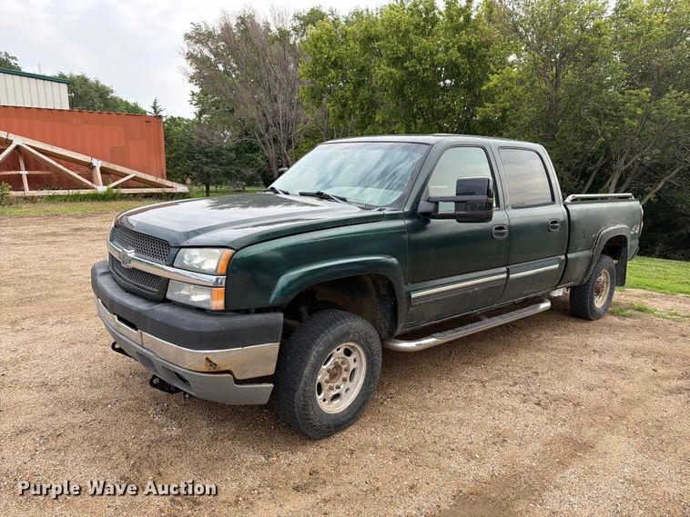 2004 Chevrolet Silverado 2500HD Crew Cab pickup truck