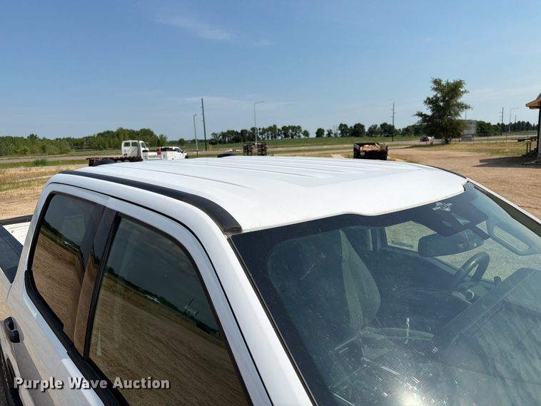 image for item ER1822 2023 Ford F250 Super Duty Crew Cab pickup truck