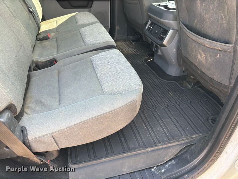 image for item ER1822 2023 Ford F250 Super Duty Crew Cab pickup truck