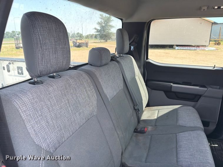 image for item ER1822 2023 Ford F250 Super Duty Crew Cab pickup truck