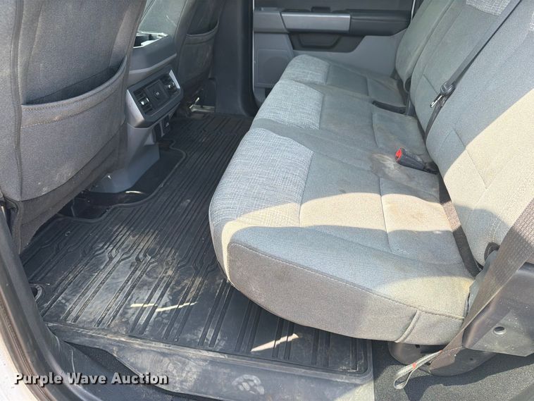 image for item ER1822 2023 Ford F250 Super Duty Crew Cab pickup truck