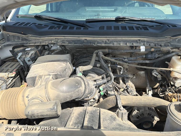 image for item ER1822 2023 Ford F250 Super Duty Crew Cab pickup truck