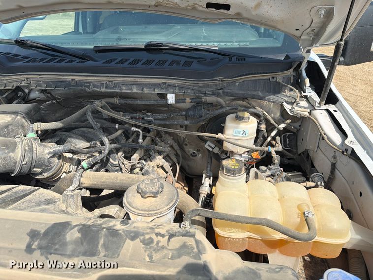 image for item ER1822 2023 Ford F250 Super Duty Crew Cab pickup truck