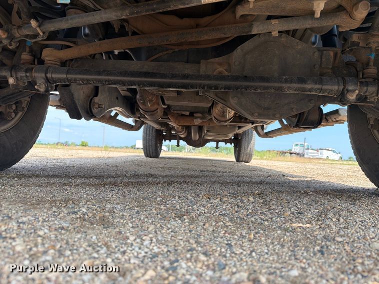 image for item ER1822 2023 Ford F250 Super Duty Crew Cab pickup truck