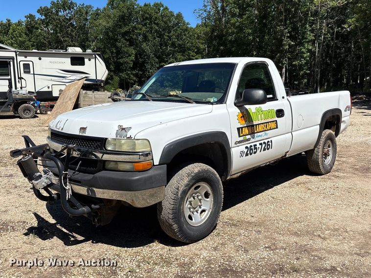 image for item ER3044 2002 Chevrolet Silverado 2500HD pickup truck