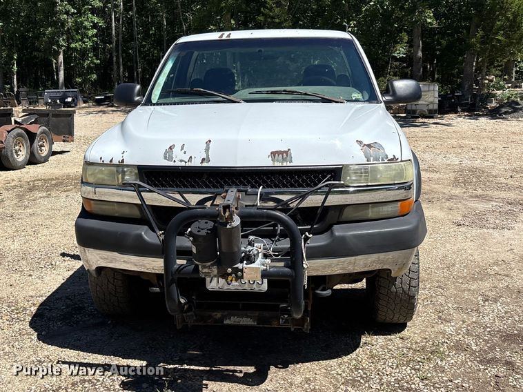 image for item ER3044 2002 Chevrolet Silverado 2500HD pickup truck