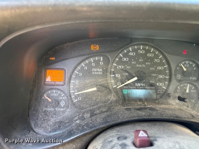 image for item ER3044 2002 Chevrolet Silverado 2500HD pickup truck