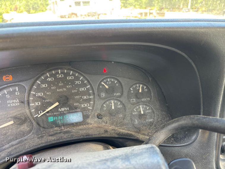 image for item ER3044 2002 Chevrolet Silverado 2500HD pickup truck