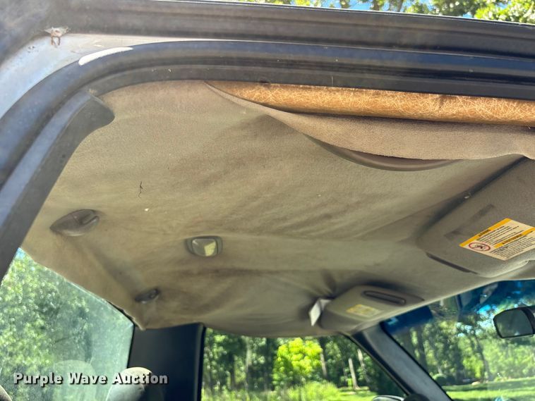image for item ER3044 2002 Chevrolet Silverado 2500HD pickup truck