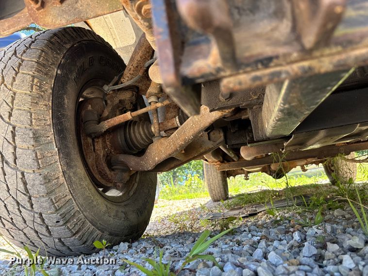 image for item ER3044 2002 Chevrolet Silverado 2500HD pickup truck