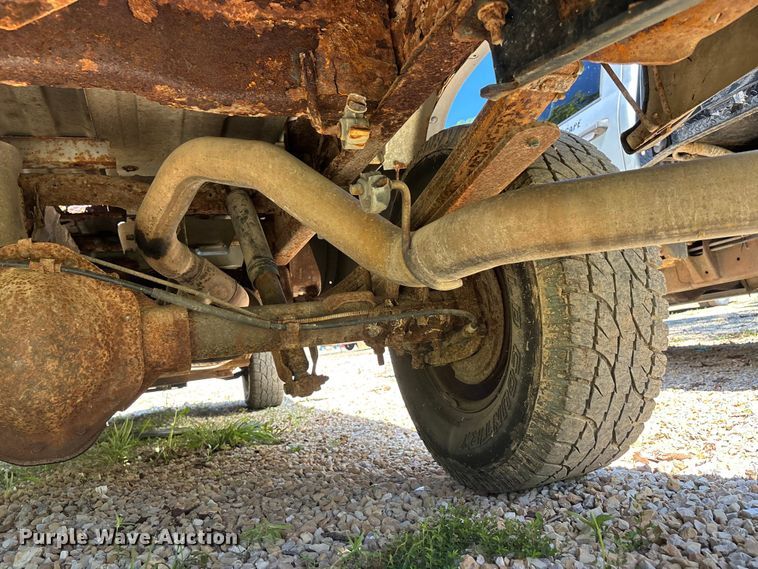 image for item ER3044 2002 Chevrolet Silverado 2500HD pickup truck