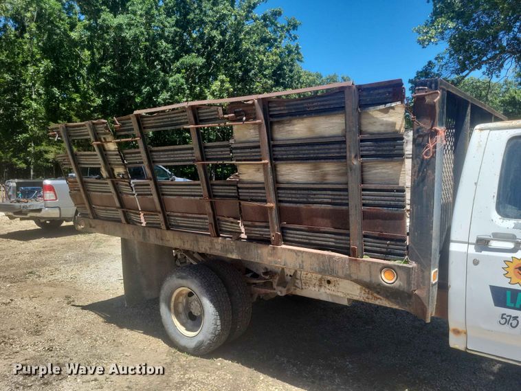 image for item ER3046 1992 Ford F-Super Duty flatbed truck