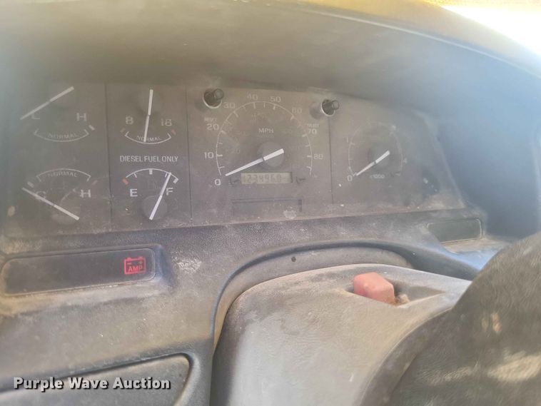 image for item ER3046 1992 Ford F-Super Duty flatbed truck