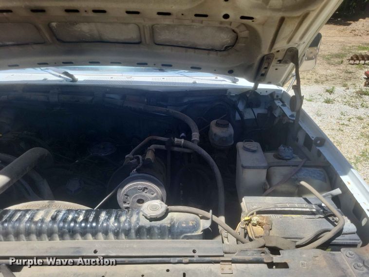 image for item ER3046 1992 Ford F-Super Duty flatbed truck