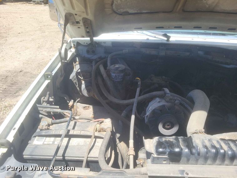 image for item ER3046 1992 Ford F-Super Duty flatbed truck
