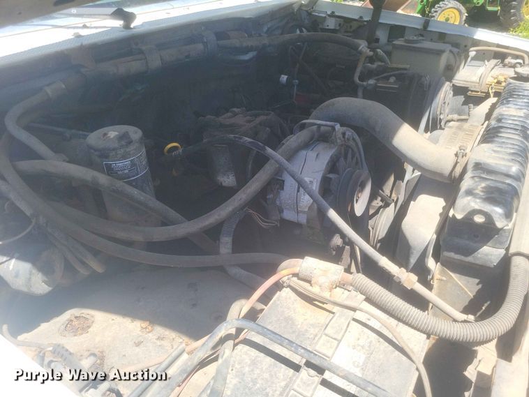 image for item ER3046 1992 Ford F-Super Duty flatbed truck