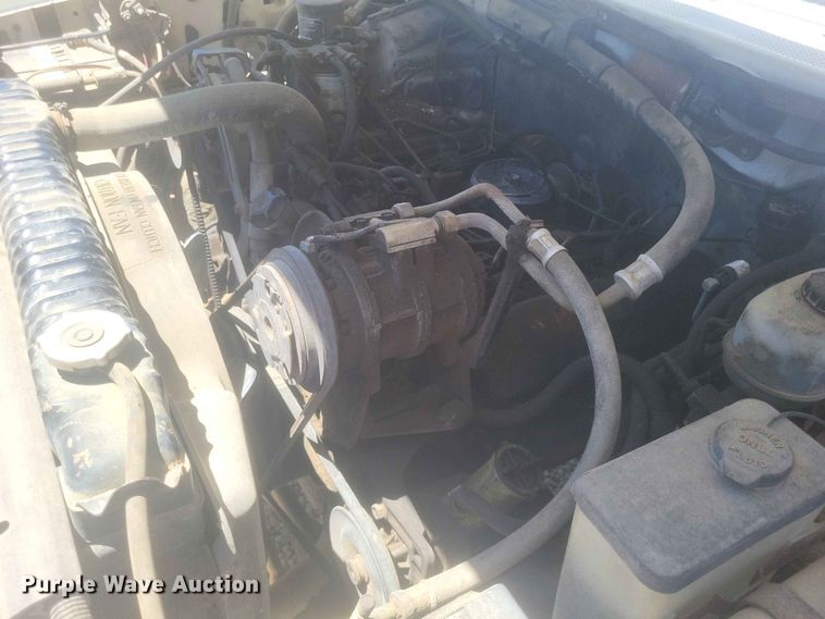 image for item ER3046 1992 Ford F-Super Duty flatbed truck