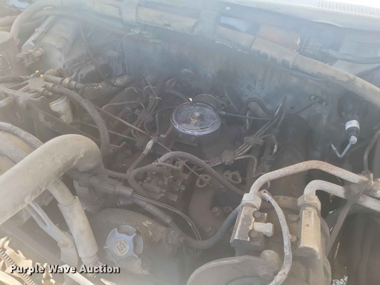 image for item ER3046 1992 Ford F-Super Duty flatbed truck