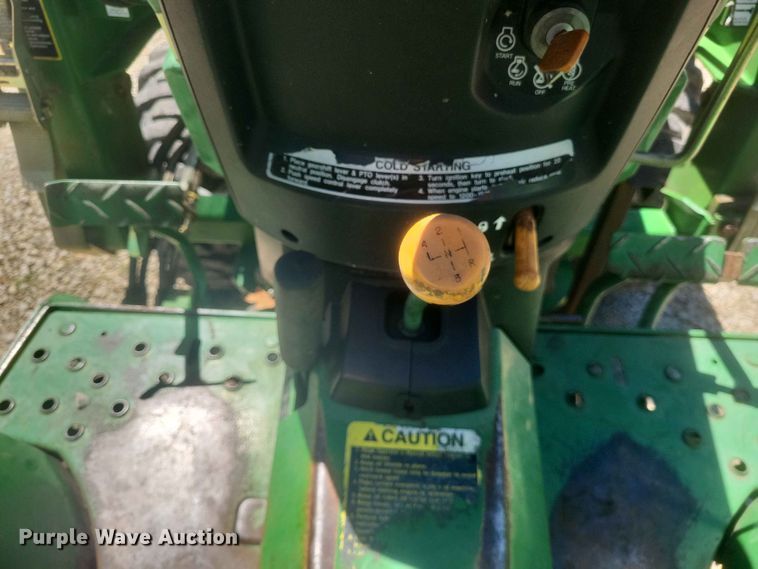 image for item ER3047 John Deere 790 MFWD tractor