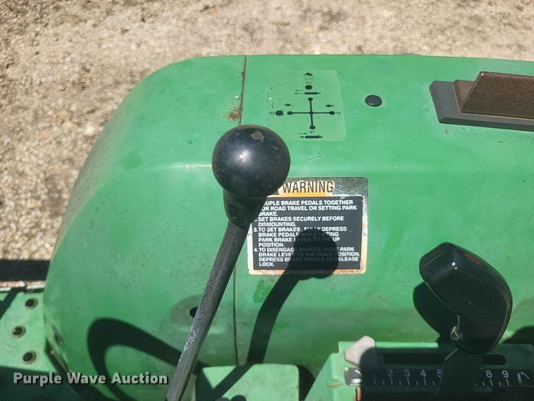 image for item ER3047 John Deere 790 MFWD tractor