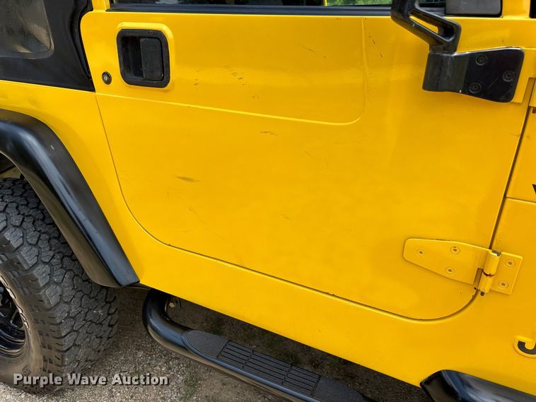 image for item ER3069 2000 Jeep Wrangler SUV