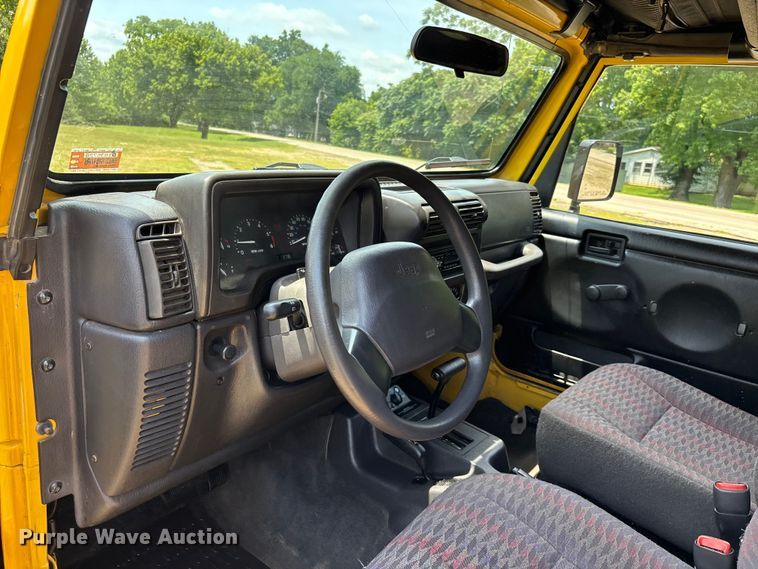image for item ER3069 2000 Jeep Wrangler SUV