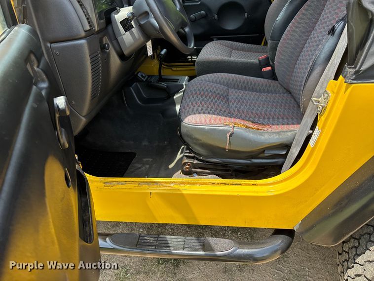 image for item ER3069 2000 Jeep Wrangler SUV